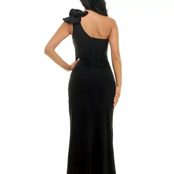 Juniors' Ruffled One-Shoulder Gown XXS - Picture 2 of 5